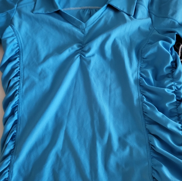 Size SM, Athleta, turquoise golf or tennis top with shirred sides. - Picture 2 of 3